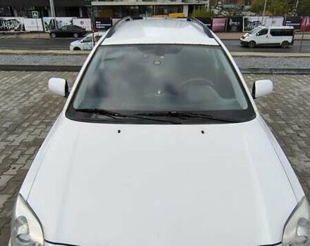 Белый Тойота Авенсис, объемом двигателя 1.99 л и пробегом 280 тыс. км за 4500 $, фото 6 на Automoto.ua