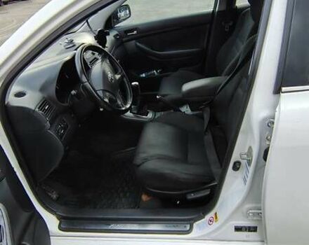 Белый Тойота Авенсис, объемом двигателя 1.99 л и пробегом 280 тыс. км за 4500 $, фото 8 на Automoto.ua