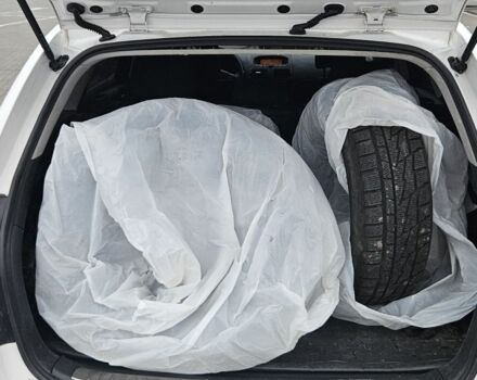 Белый Тойота Авенсис, объемом двигателя 1.8 л и пробегом 255 тыс. км за 5500 $, фото 6 на Automoto.ua