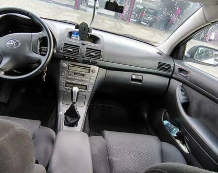 Белый Тойота Авенсис, объемом двигателя 1.99 л и пробегом 280 тыс. км за 4500 $, фото 3 на Automoto.ua