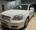 Белый Тойота Авенсис, объемом двигателя 2 л и пробегом 381 тыс. км за 3229 $, фото 1 на Automoto.ua