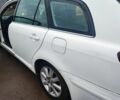 Белый Тойота Авенсис, объемом двигателя 2 л и пробегом 373 тыс. км за 2457 $, фото 4 на Automoto.ua