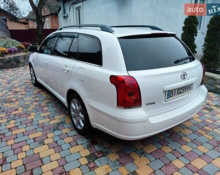 Белый Тойота Авенсис, объемом двигателя 2 л и пробегом 376 тыс. км за 5700 $, фото 1 на Automoto.ua