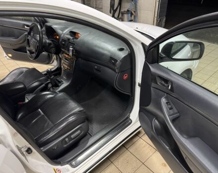 Белый Тойота Авенсис, объемом двигателя 2 л и пробегом 381 тыс. км за 3229 $, фото 14 на Automoto.ua