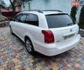 Белый Тойота Авенсис, объемом двигателя 2 л и пробегом 376 тыс. км за 4550 $, фото 1 на Automoto.ua
