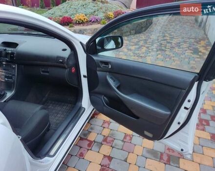 Белый Тойота Авенсис, объемом двигателя 2 л и пробегом 376 тыс. км за 5700 $, фото 19 на Automoto.ua