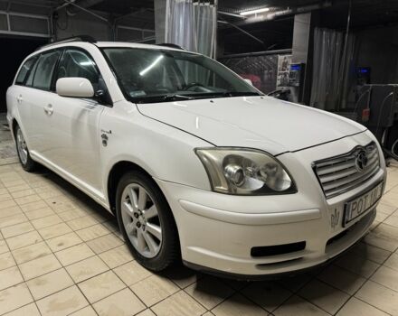 Белый Тойота Авенсис, объемом двигателя 2 л и пробегом 381 тыс. км за 3229 $, фото 6 на Automoto.ua