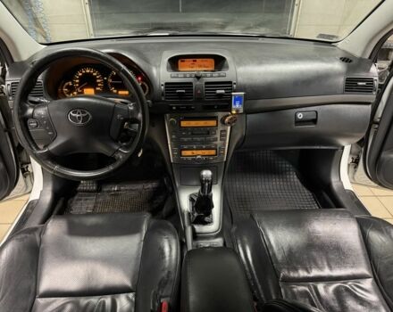 Белый Тойота Авенсис, объемом двигателя 2 л и пробегом 381 тыс. км за 3229 $, фото 9 на Automoto.ua