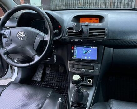 Белый Тойота Авенсис, объемом двигателя 2 л и пробегом 300 тыс. км за 2850 $, фото 6 на Automoto.ua