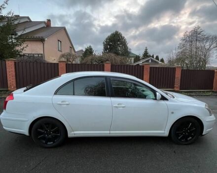 Белый Тойота Авенсис, объемом двигателя 2 л и пробегом 300 тыс. км за 2850 $, фото 4 на Automoto.ua