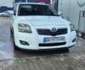 Белый Тойота Авенсис, объемом двигателя 2 л и пробегом 279 тыс. км за 5510 $, фото 1 на Automoto.ua