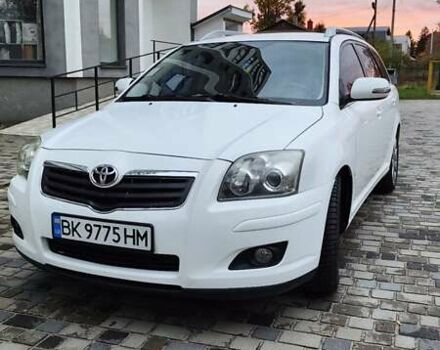 Белый Тойота Авенсис, объемом двигателя 2 л и пробегом 274 тыс. км за 6800 $, фото 4 на Automoto.ua