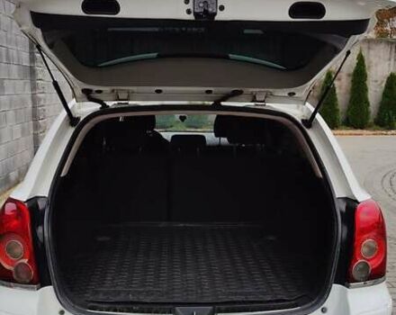 Белый Тойота Авенсис, объемом двигателя 2 л и пробегом 274 тыс. км за 6800 $, фото 10 на Automoto.ua