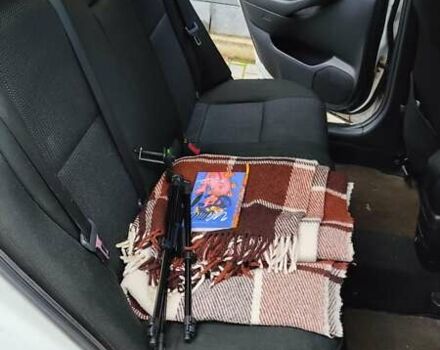 Белый Тойота Авенсис, объемом двигателя 2 л и пробегом 274 тыс. км за 6800 $, фото 12 на Automoto.ua