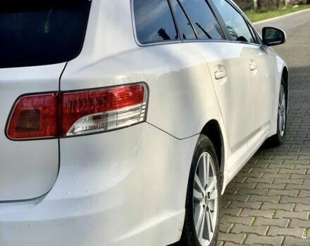 Белый Тойота Авенсис, объемом двигателя 2.2 л и пробегом 186 тыс. км за 7650 $, фото 6 на Automoto.ua
