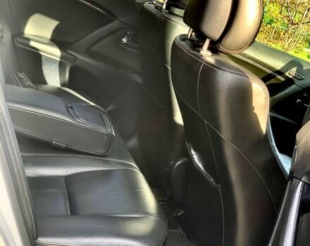 Белый Тойота Авенсис, объемом двигателя 2.2 л и пробегом 186 тыс. км за 7650 $, фото 10 на Automoto.ua