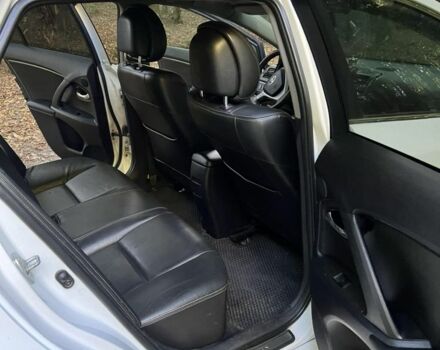 Білий Тойота Авенсіс, об'ємом двигуна 2.2 л та пробігом 241 тис. км за 8200 $, фото 3 на Automoto.ua