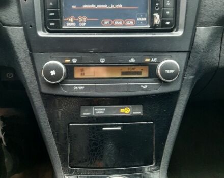 Белый Тойота Авенсис, объемом двигателя 2 л и пробегом 260 тыс. км за 9000 $, фото 5 на Automoto.ua