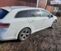 Белый Тойота Авенсис, объемом двигателя 2.2 л и пробегом 271 тыс. км за 7500 $, фото 1 на Automoto.ua