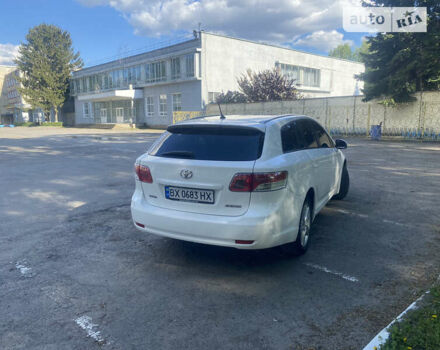 Белый Тойота Авенсис, объемом двигателя 2.2 л и пробегом 212 тыс. км за 9400 $, фото 5 на Automoto.ua