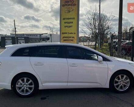 Білий Тойота Авенсіс, об'ємом двигуна 2.2 л та пробігом 259 тис. км за 8990 $, фото 6 на Automoto.ua