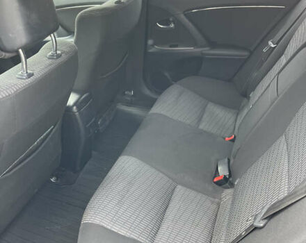 Белый Тойота Авенсис, объемом двигателя 2 л и пробегом 255 тыс. км за 8100 $, фото 21 на Automoto.ua