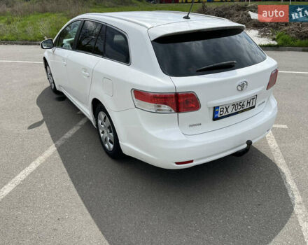 Белый Тойота Авенсис, объемом двигателя 2 л и пробегом 255 тыс. км за 8100 $, фото 5 на Automoto.ua