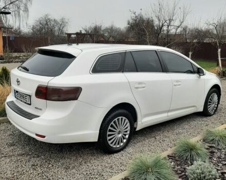 Белый Тойота Авенсис, объемом двигателя 2 л и пробегом 260 тыс. км за 9000 $, фото 2 на Automoto.ua