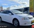 Білий Тойота Авенсіс, об'ємом двигуна 2.2 л та пробігом 259 тис. км за 8990 $, фото 2 на Automoto.ua