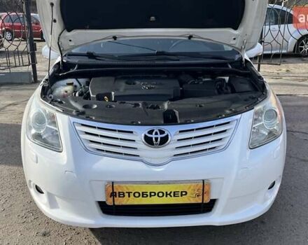 Білий Тойота Авенсіс, об'ємом двигуна 2.2 л та пробігом 259 тис. км за 8990 $, фото 19 на Automoto.ua