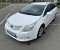 Белый Тойота Авенсис, объемом двигателя 2 л и пробегом 260 тыс. км за 7600 $, фото 1 на Automoto.ua
