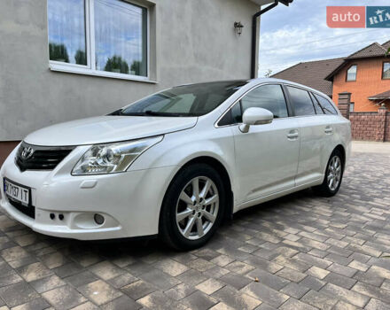 Белый Тойота Авенсис, объемом двигателя 2.23 л и пробегом 267 тыс. км за 9300 $, фото 2 на Automoto.ua