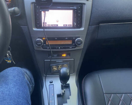 Белый Тойота Авенсис, объемом двигателя 2.2 л и пробегом 212 тыс. км за 9400 $, фото 11 на Automoto.ua