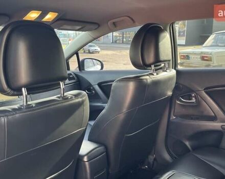 Білий Тойота Авенсіс, об'ємом двигуна 2.2 л та пробігом 259 тис. км за 8990 $, фото 12 на Automoto.ua