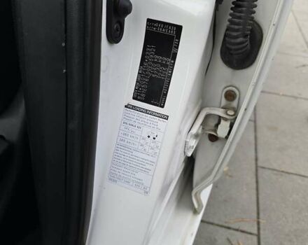 Белый Тойота Авенсис, объемом двигателя 1.99 л и пробегом 277 тыс. км за 9900 $, фото 6 на Automoto.ua