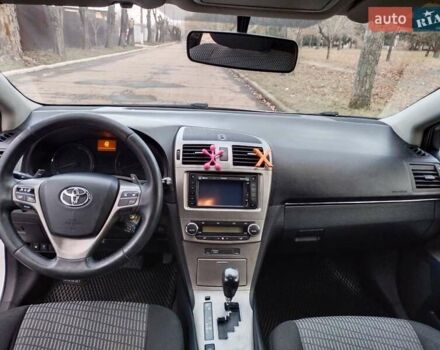 Білий Тойота Авенсіс, об'ємом двигуна 2.2 л та пробігом 307 тис. км за 9300 $, фото 4 на Automoto.ua