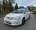 Белый Тойота Авенсис, объемом двигателя 1.99 л и пробегом 277 тыс. км за 9900 $, фото 1 на Automoto.ua