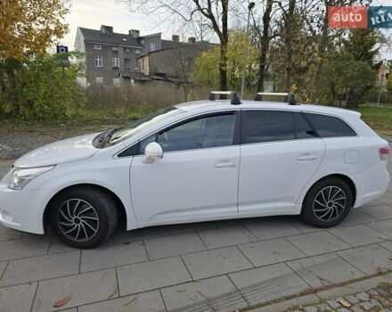 Белый Тойота Авенсис, объемом двигателя 1.99 л и пробегом 277 тыс. км за 9900 $, фото 10 на Automoto.ua