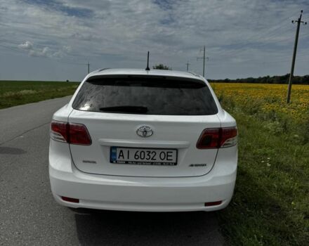 Белый Тойота Авенсис, объемом двигателя 2 л и пробегом 270 тыс. км за 9000 $, фото 1 на Automoto.ua