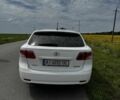 Белый Тойота Авенсис, объемом двигателя 2 л и пробегом 270 тыс. км за 9000 $, фото 1 на Automoto.ua