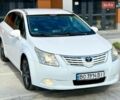 Білий Тойота Авенсіс, об'ємом двигуна 2 л та пробігом 208 тис. км за 7900 $, фото 1 на Automoto.ua