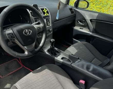 Белый Тойота Авенсис, объемом двигателя 2 л и пробегом 270 тыс. км за 9000 $, фото 5 на Automoto.ua