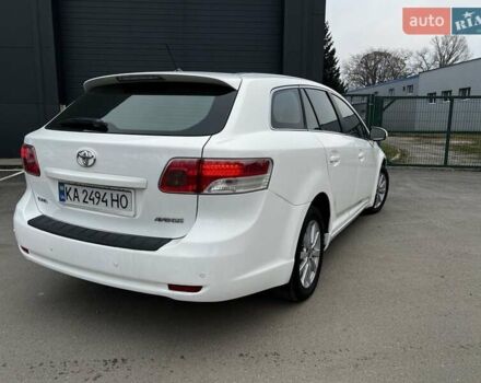 Белый Тойота Авенсис, объемом двигателя 1.8 л и пробегом 227 тыс. км за 7700 $, фото 3 на Automoto.ua