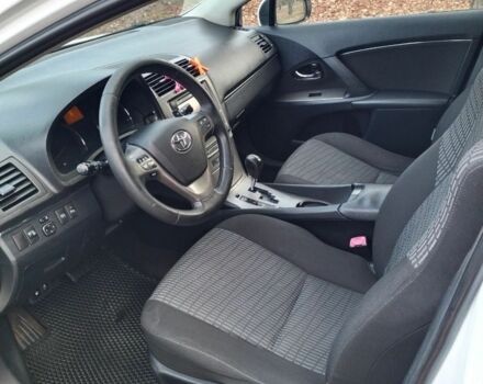 Белый Тойота Авенсис, объемом двигателя 2.2 л и пробегом 310 тыс. км за 8900 $, фото 14 на Automoto.ua
