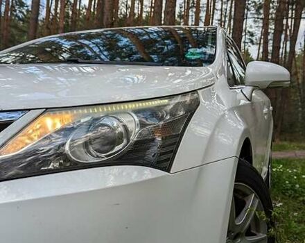 Белый Тойота Авенсис, объемом двигателя 2.2 л и пробегом 235 тыс. км за 9999 $, фото 9 на Automoto.ua