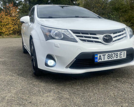 Белый Тойота Авенсис, объемом двигателя 2 л и пробегом 300 тыс. км за 9700 $, фото 18 на Automoto.ua
