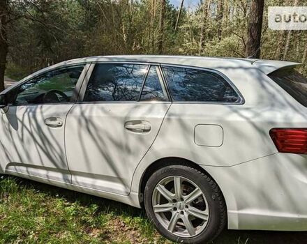 Белый Тойота Авенсис, объемом двигателя 2.2 л и пробегом 235 тыс. км за 9999 $, фото 31 на Automoto.ua