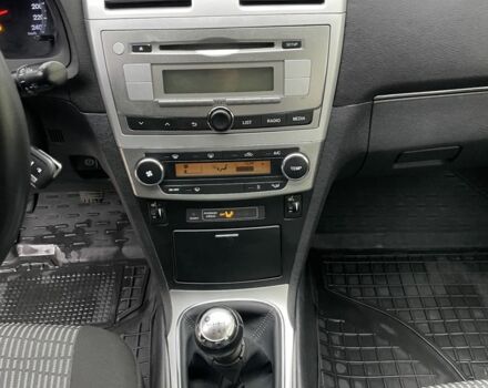 Белый Тойота Авенсис, объемом двигателя 2 л и пробегом 270 тыс. км за 8800 $, фото 10 на Automoto.ua