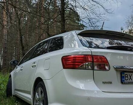Белый Тойота Авенсис, объемом двигателя 2.2 л и пробегом 235 тыс. км за 9999 $, фото 7 на Automoto.ua