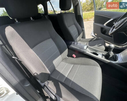 Белый Тойота Авенсис, объемом двигателя 2 л и пробегом 240 тыс. км за 10100 $, фото 46 на Automoto.ua